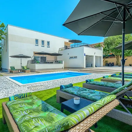 بيت للعطل Family Friendly House With A Swimming Pool Dicmo, Zagora - 23249 *